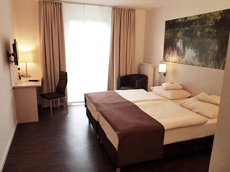 Das Neue Hotel Am Park Fröndenberg Kültér fotó